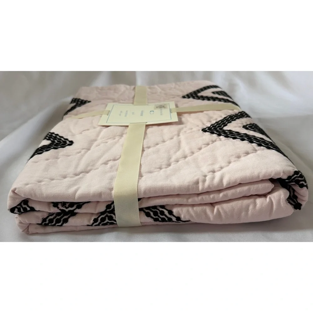 Pottery Barn Kids Vivienne Toddler Quilt Pink Black Chevron Embroidered 36x50 NW